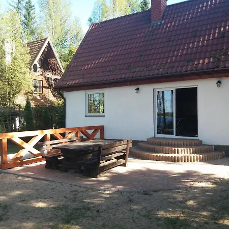 Dom Pod Sosnami * נרטה