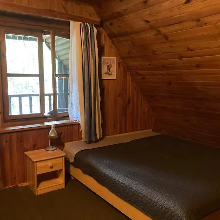 Dom Pod Sosnami Feriehus *