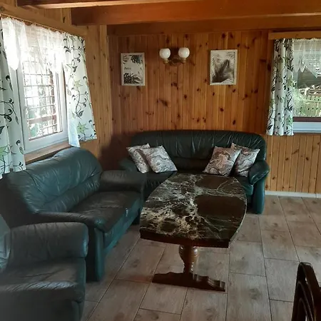 Dom Pod Sosnami נרטה